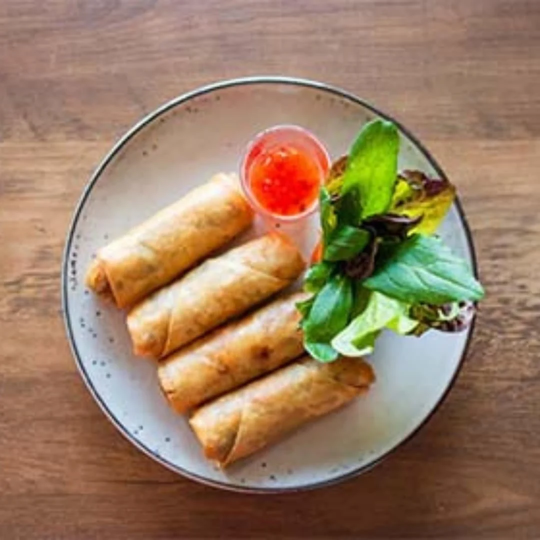 Spring rolls with sweet chilli sauce
